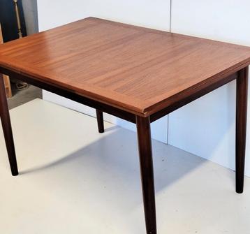 Eettafel, vintage jaren 70 beschikbaar voor biedingen