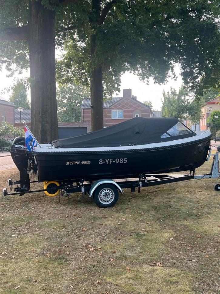 Zeer nette Lifstyle 495 comfort met 25 pk 4 takt mercury, Watersport en Boten, Sloepen, Zo goed als nieuw, 10 tot 30 pk, 3 tot 6 meter