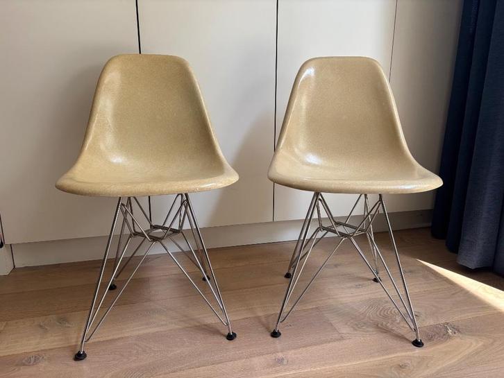 2x Eames Miller DSR glasvezel side chairs – parchment, Huis en Inrichting, Stoelen, Gebruikt, Twee, Metaal, Overige materialen