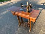 Oude Trapnaaimachine met Tafel, Antiek en Kunst, Antiek | Naaimachines, Ophalen