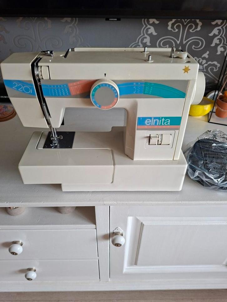 Fijne naaimachine merk Elnita, Hobby en Vrije tijd, Naaimachines en Toebehoren, Gebruikt, Naaimachine, Overige merken, Ophalen