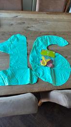 Grote letters met 16, lichtgroen en 10 ballonnen, Ophalen of Verzenden, Zo goed als nieuw, Versiering, Verjaardag