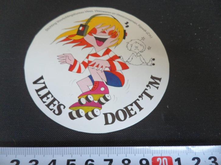sticker Vlees doet 't 'm  strip Rolschaatsen, Verzamelen, Stickers, Zo goed als nieuw, Bedrijf of Vereniging, Ophalen
