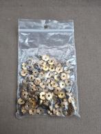 Zakje met 100 kraagspiegel moertjes, Verzamelen, Militaria | Algemeen, Ophalen of Verzenden, Landmacht, Nederland, Embleem of Badge