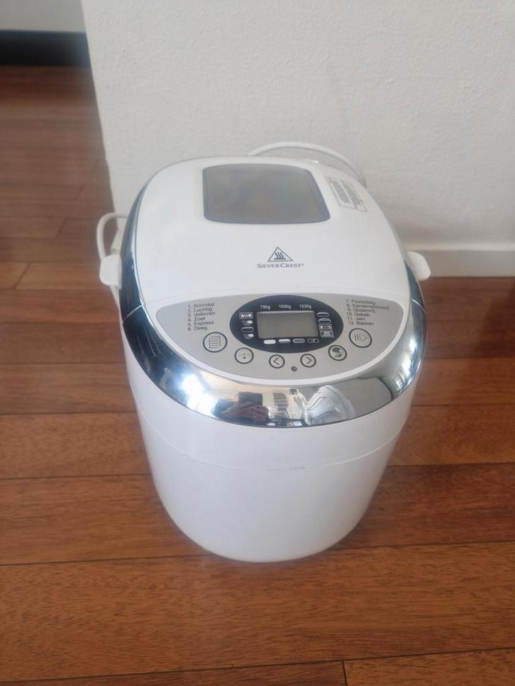 Broodbakmachine - Silvercrest, Witgoed en Apparatuur, Broodbakmachines, Zo goed als nieuw, Met timer, 800 tot 1200 gram deeg, Kijkvenster