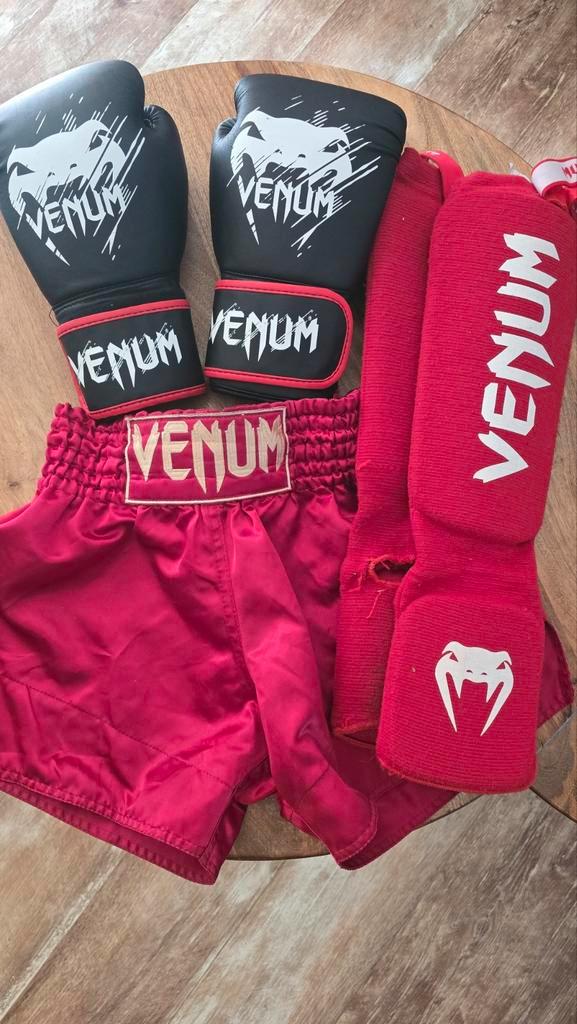 Venom Kickboks Set: Broek, Scheenbeschermers, Handschoenen, Sport en Fitness, Vechtsporten en Zelfverdediging, Ophalen of Verzenden