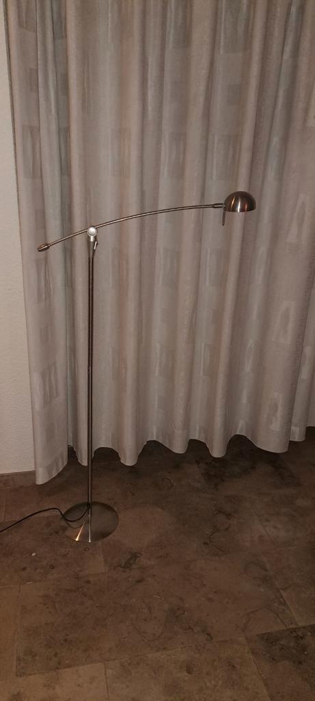 Moderne Staande Lamp - Verstelbare Arm, Huis en Inrichting, Lampen | Vloerlampen, Gebruikt, 150 tot 200 cm, Metaal, Ophalen