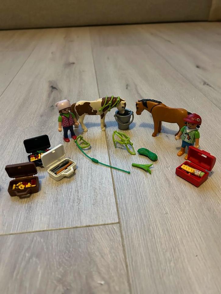 Playmobil Pony Set met Tieners, Poetssets & Voer, Kinderen en Baby's, Speelgoed | Playmobil, Zo goed als nieuw, Los playmobil