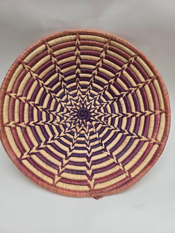 Afrikaanse gewoven mand, Huis en Inrichting, Woonaccessoires | Onderzetters, Gebruikt, Bord, Ophalen of Verzenden