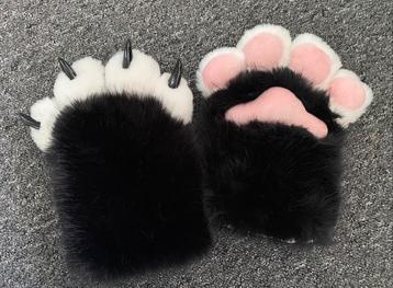 Fursuit/therian paws (nieuw) beschikbaar voor biedingen