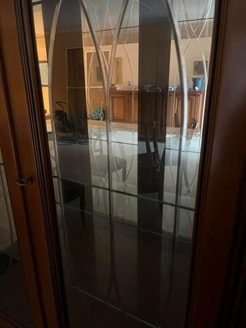 Buffetkast Kersenhout met Geslepen Glas beschikbaar voor biedingen
