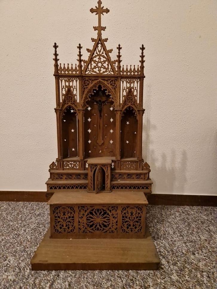 Gotisch Stijl Handgemaakt Altaar, Antiek en Kunst, Antiek | Religie, Ophalen of Verzenden