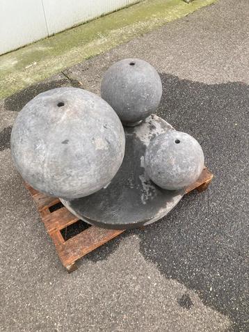 Waterbollen beschikbaar voor biedingen