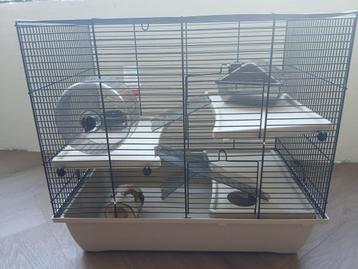 Hamsterkooi zeer netjes en compleet beschikbaar voor biedingen