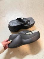 Naked Wolfe plateau slides, Kleding | Dames, Schoenen, Slippers, Naked Wolfe, Zwart, Ophalen of Verzenden