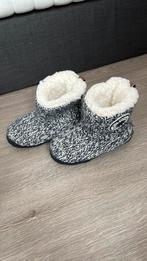 Lekkere warme sloffen met bont  . Maat 30/31, Ophalen, Zo goed als nieuw, Jongetje of Meisje, Slofjes