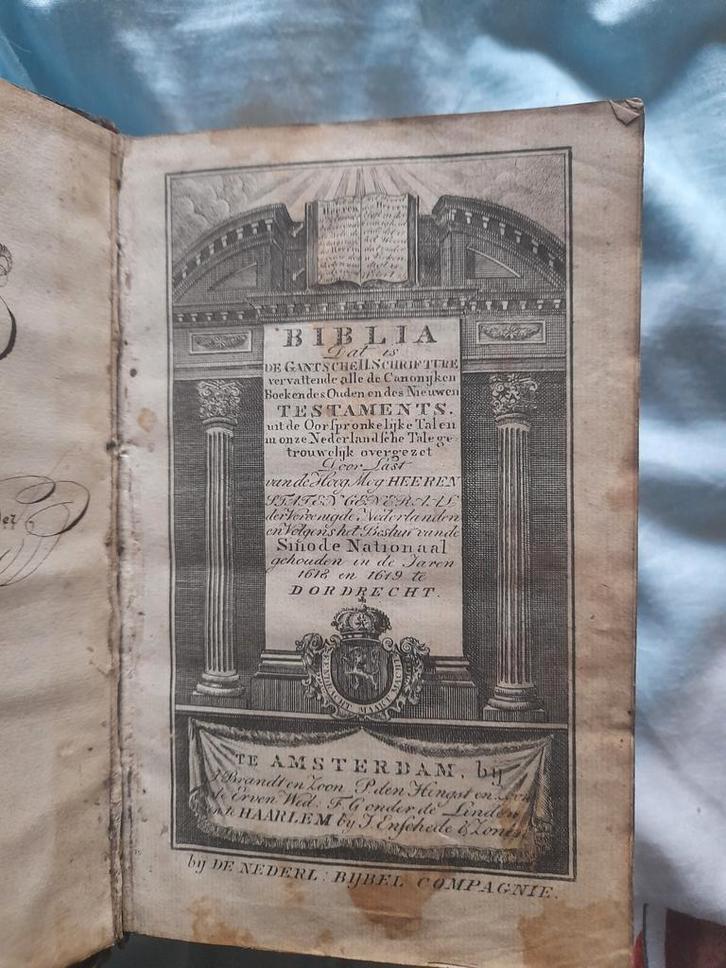 Oude bijbel., Antiek en Kunst, Antiek | Boeken en Bijbels, Ophalen of Verzenden