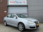 Volkswagen Jetta 1.4 TSI Comfortline! Clima! Cruise! Nwe APK, Voorwielaandrijving, Stof, 680 kg, 4 cilinders