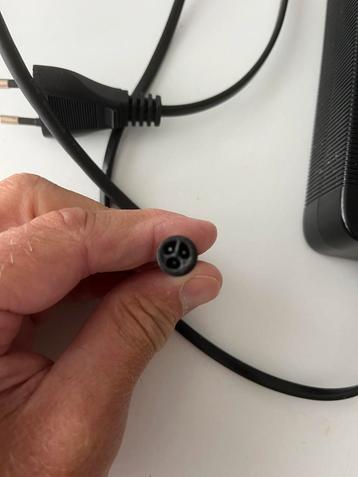 Veloretti Batterijlader met 3-pins aansluiting beschikbaar voor biedingen