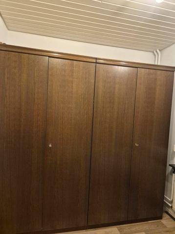 Gefineerde eiken kledingkast - 4 deurs beschikbaar voor biedingen