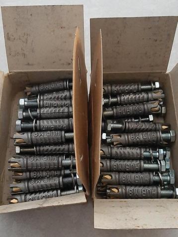 keilbouten M8, per doos 22 stuks beschikbaar voor biedingen