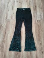 Prachtige groene velvet flared pants van Noisy May, maat M., Maat 38/40 (M), Onb, Ophalen of Verzenden, Onb