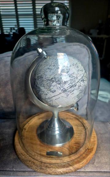 Riviera Maison Wereldbol in Glazen Stolp beschikbaar voor biedingen