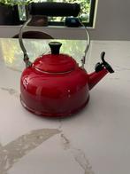 Le creuset fluitketel, Huis en Inrichting, Keuken | Potten en Pannen, Ophalen, Gebruikt, Gietijzer, Pot, Bus of Blik