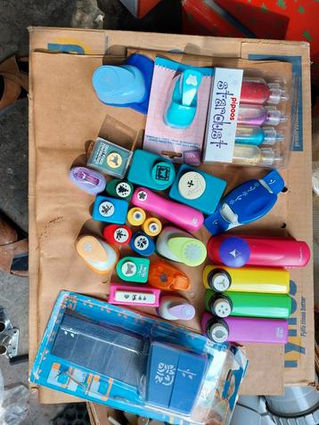 Diverse kaartponsen beschikbaar voor biedingen