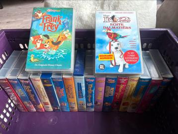 Te koop 50 disney vhs video banden alles in een koop beschikbaar voor biedingen