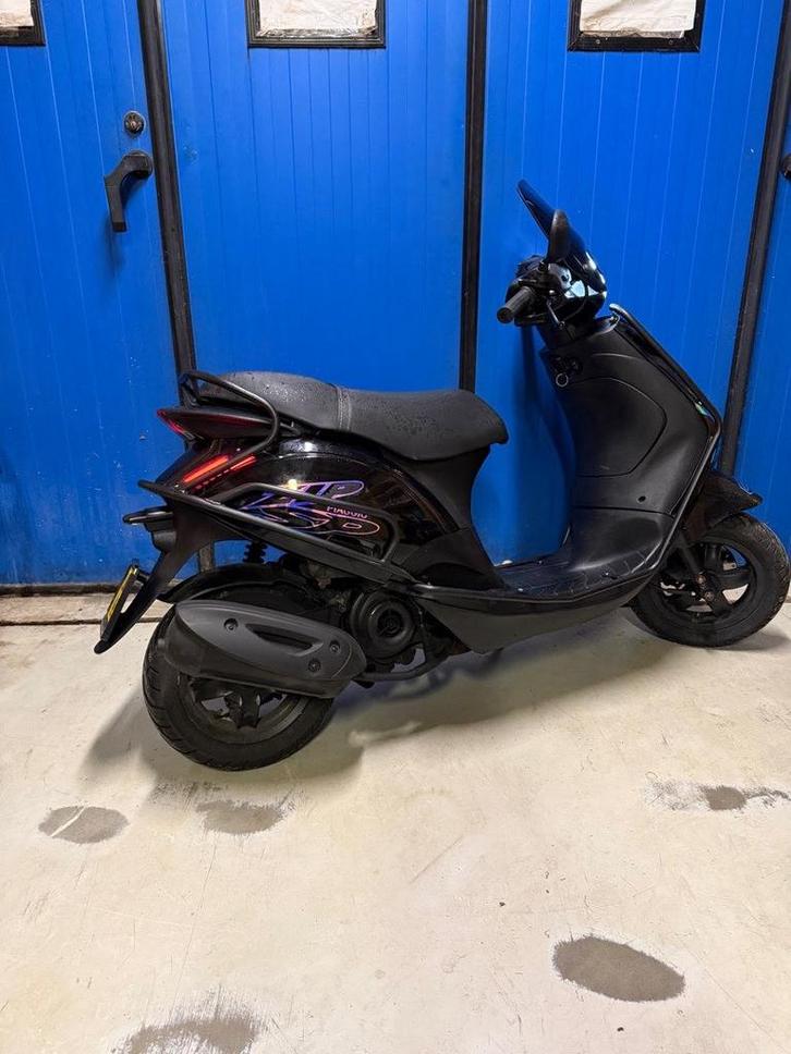 Piaggio Zip Igett brom, Fietsen en Brommers, Scooters | Piaggio, Zo goed als nieuw, Zip, Maximaal 45 km/u, Benzine, Ophalen of Verzenden