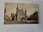 Den Haag Binnenhof met veel "oude auto's", Ophalen of Verzenden, 1940 tot 1960, Zuid-Holland