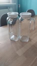 2 glazen waterkaraffen 1 liter, Ophalen, Zo goed als nieuw, Rvs