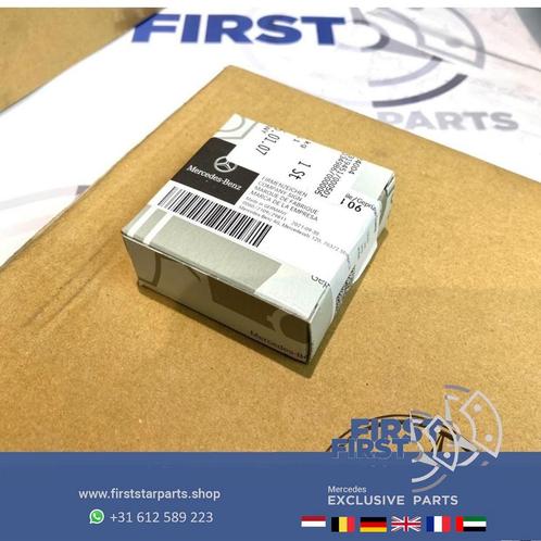 origineel Mercedes VOORBUMPER LOGO EMBLEEM ZWART AMG W176 W1, Auto-onderdelen, Carrosserie en Plaatwerk, Mercedes-Benz, Gebruikt