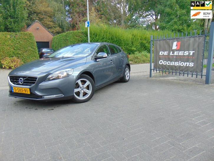 Volvo V40 1.6 T3 Momentum, Auto's, Volvo, Bedrijf, Te koop, V40, ABS, Achteruitrijcamera, Airbags, Airconditioning, Bluetooth