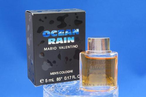Mini - MARIO VALENTINO - Ocean Rain - 5ml - edc - 4,7cm, Verzamelen, Parfumverzamelingen, Gebruikt, Miniatuur, Gevuld, Ophalen of Verzenden