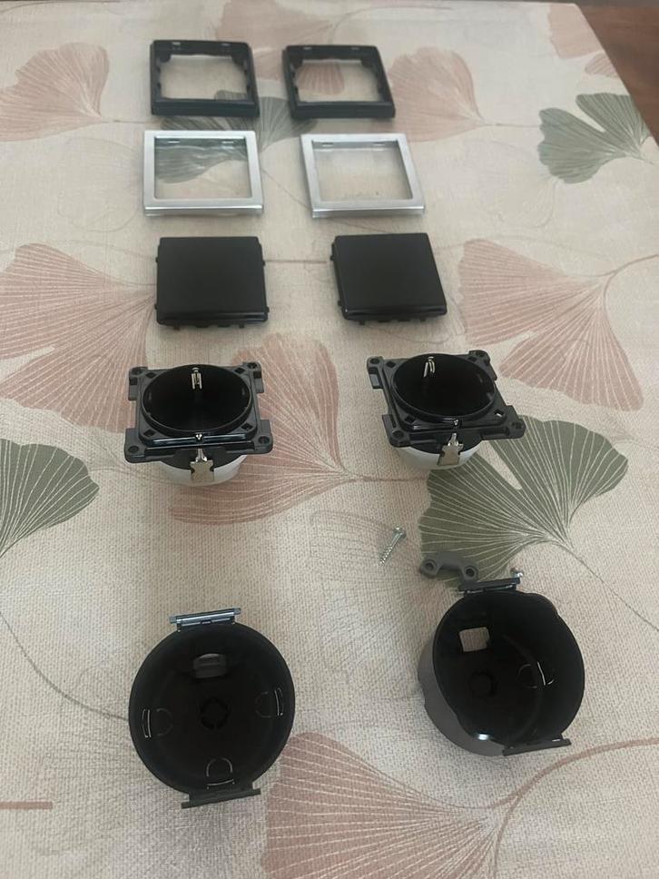 Wandcontactdoos caravan, Caravans en Kamperen, Kampeeraccessoires, Gebruikt, Ophalen of Verzenden