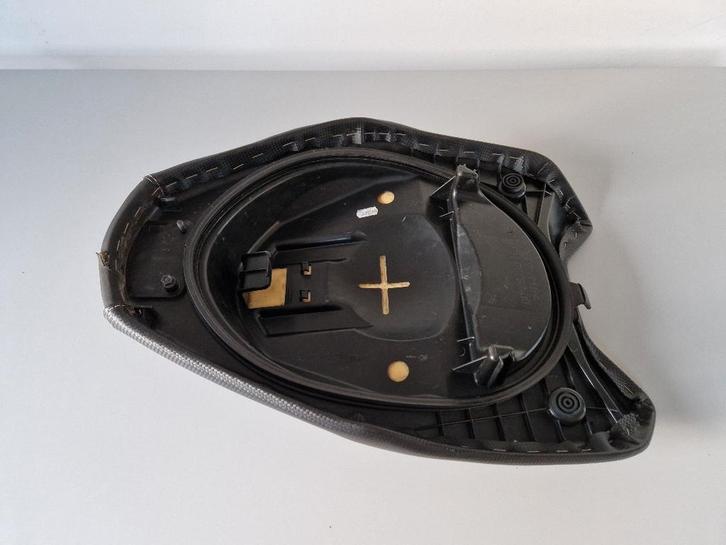 Buddyseat / zadel yamaha aerox nieuw model 4takt, Fietsen en Brommers, Brommeronderdelen | Scooters, Nieuw, Yamaha, Zadel, Ophalen