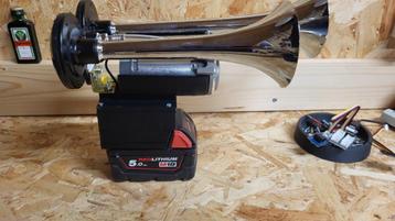 Milwaukee, Makita parkside accu Luchthoorn, luid!!! beschikbaar voor biedingen