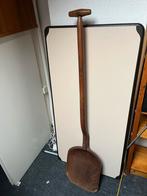 Antieke houten graan schep, Ophalen