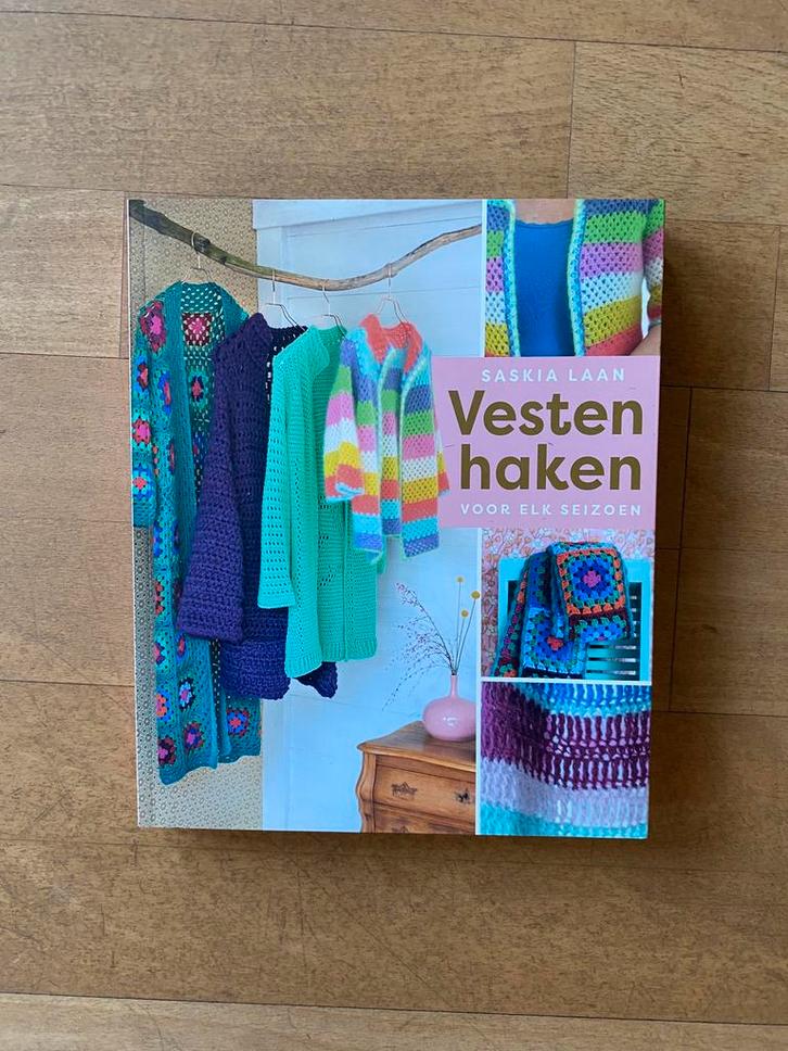 Vesten haken voor ieder seizoen -  Saskia Laan, Hobby en Vrije tijd, Breien en Haken, Zo goed als nieuw, Haken, Patroon of Boek