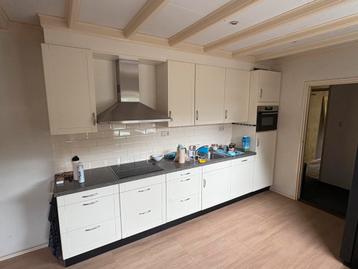 Keuken ( inbouw apartuur bosch 2019 ) beschikbaar voor biedingen