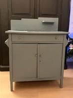 Klein grijsgroen kastje met handdoekhouders, Gebruikt, Minder dan 100 cm, 25 tot 50 cm, Overige houtsoorten