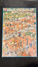 Jan van Haasteren puzzel 1000 stukjes TENNIS 1683, Ophalen of Verzenden, 500 t/m 1500 stukjes, Zo goed als nieuw, Legpuzzel