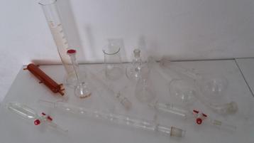 laboratoriumglaswerk en nog veel meer.... glaswerk  beschikbaar voor biedingen