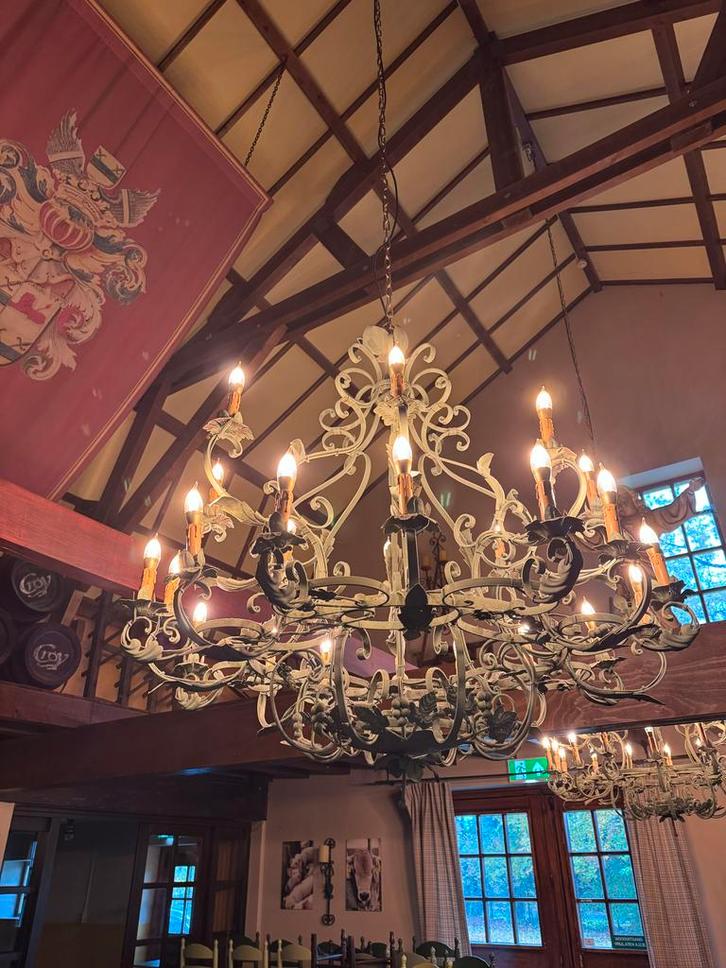 Grote Stalen Kroonluchter, Huis en Inrichting, Lampen | Kroonluchters, Gebruikt, Metaal, Ophalen