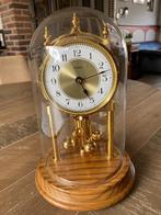 Kundo quartz pendule jaarpendule stolp  slingeruurwerk, Antiek en Kunst, Antiek | Klokken, Ophalen of Verzenden