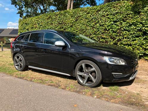 Volvo V60 D6 215pk Plug-in Hybrid 2013 Zwart, Auto's, Volvo, Particulier, ABS, Achteruitrijcamera, Adaptieve lichten, Adaptive Cruise Control