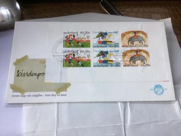 No4719 E153a kindervel met dunne gele blak linken en rode beschikbaar voor biedingen
