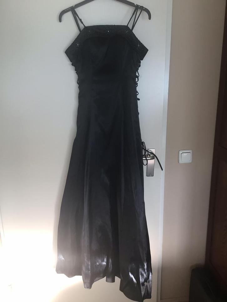 Mooie galajurk avondjurk zwart lang maat 38, Kleding | Dames, Gelegenheidskleding, Gedragen, Galajurk, Maat 38/40 (M), Zwart, Ophalen of Verzenden